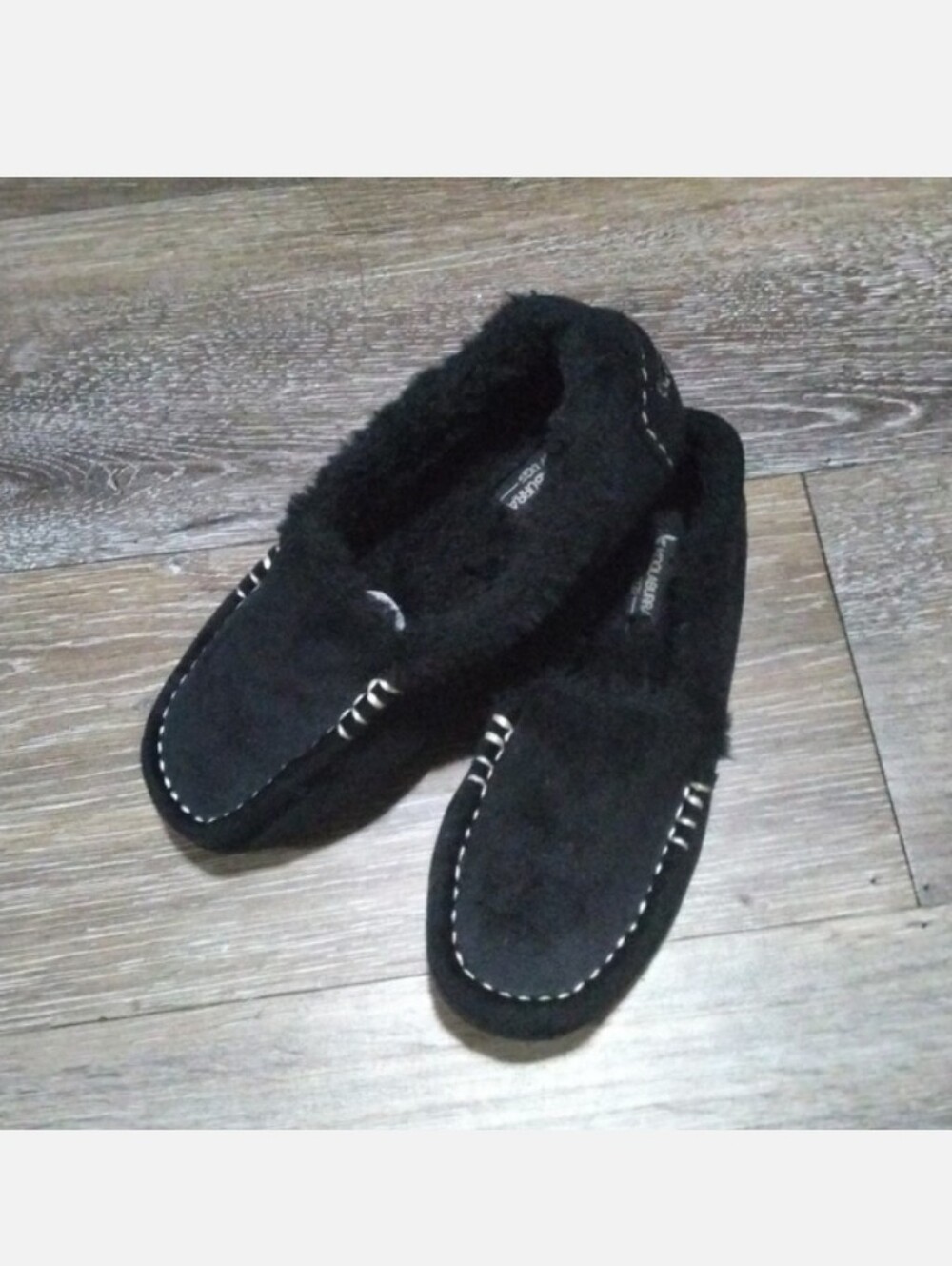 NWT: KOOLABURRA BY UGG; GIRLS RILEYS MOCASSINS SLIPPERS.